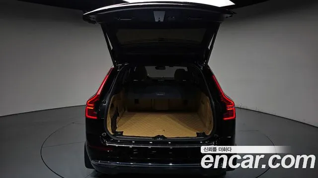 Volvo XC60 — фото 19