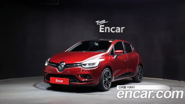 Renault Clio — фото 1