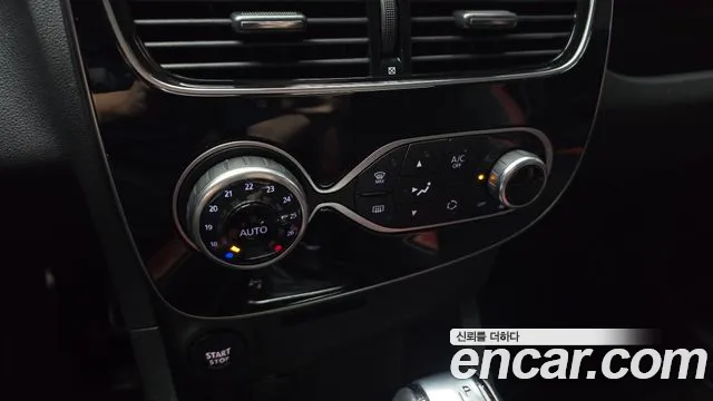 Renault Clio — фото 16