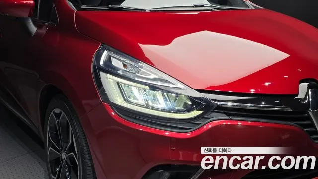 Renault Clio — фото 22