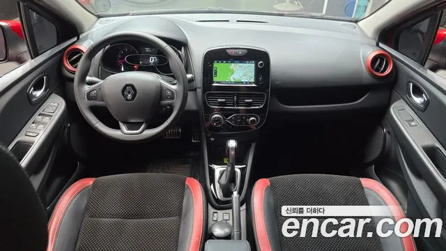 Renault Clio — фото 7