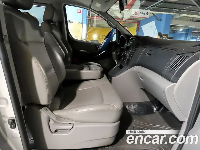 Hyundai Starex — фото 14