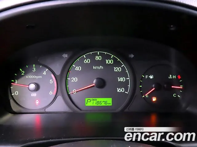 Hyundai Starex — фото 15