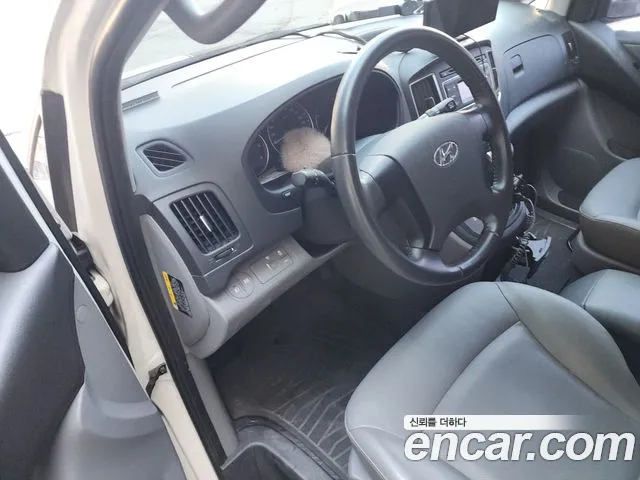Hyundai Starex — фото 15