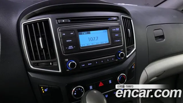 Hyundai Starex — фото 13
