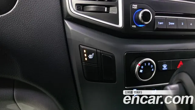 Hyundai Starex — фото 16
