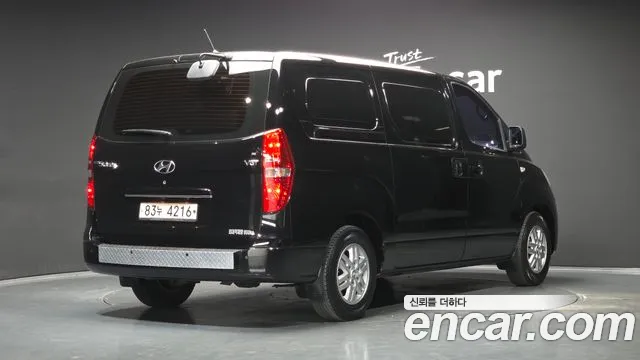 Hyundai Starex — фото 2