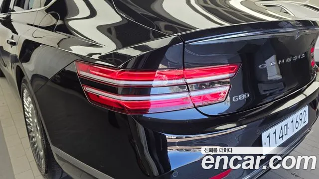 Genesis G80 — фото 23