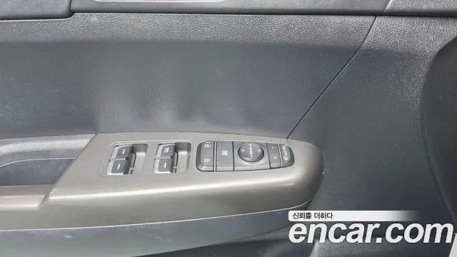 Kia Sportage — фото 11