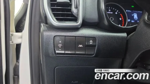 Kia Sportage — фото 12