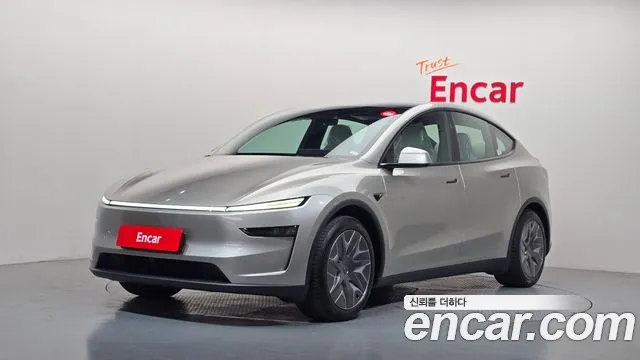 Tesla Model Y — фото 1