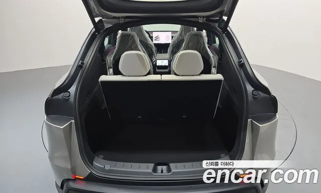 Tesla Model Y — фото 18