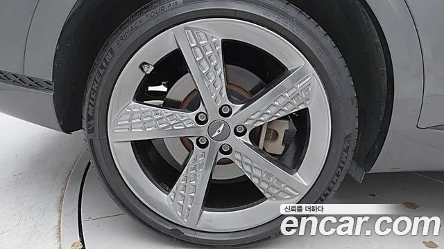 Genesis GV70 — фото 11
