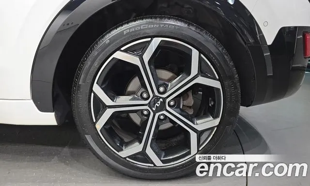 Kia Niro — фото 21