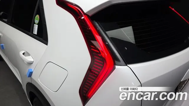 Kia Niro — фото 23
