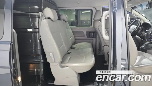Hyundai Starex — фото 10