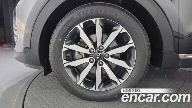 Kia Sportage — фото 5