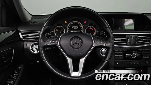 Mercedes-Benz E-Class — фото 13