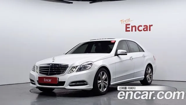 Mercedes-Benz E-Class — фото 1