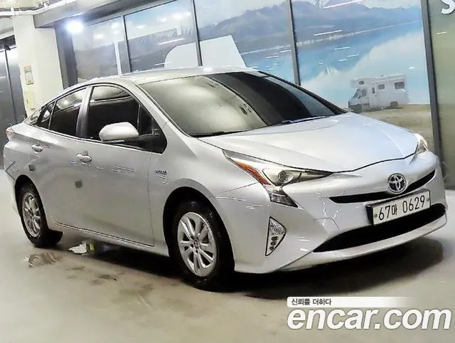 Toyota Prius — фото 1