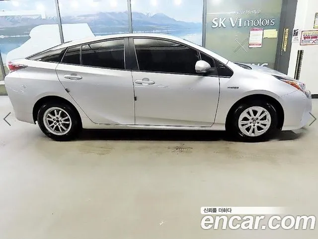 Toyota Prius — фото 3