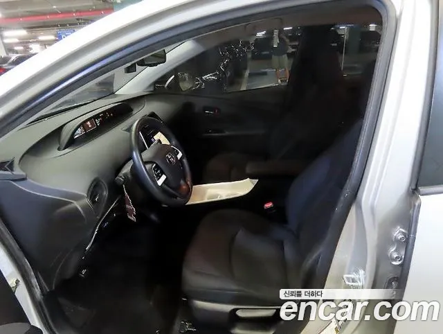 Toyota Prius — фото 6