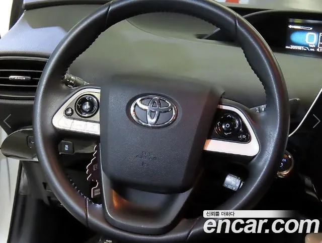 Toyota Prius — фото 8