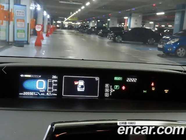 Toyota Prius — фото 9