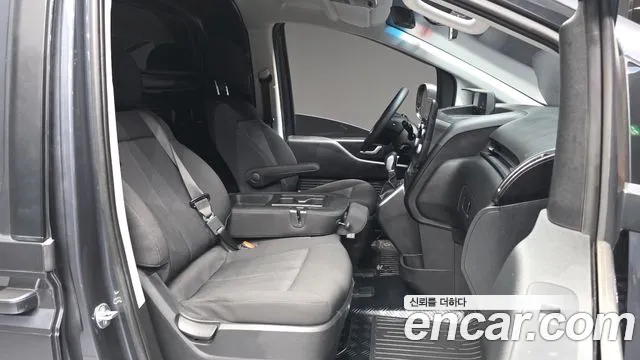 Hyundai Staria — фото 26