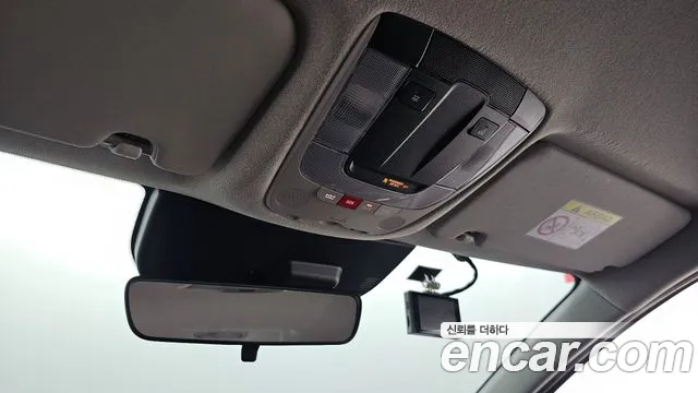 Kia Niro — фото 14
