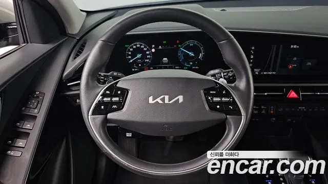 Kia Niro — фото 15