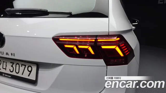 Volkswagen Tiguan — фото 24