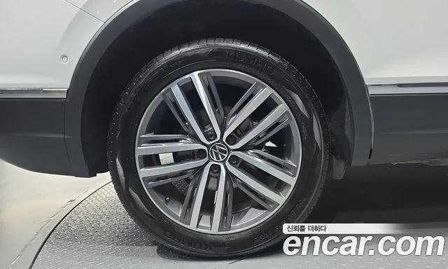 Volkswagen Tiguan — фото 5