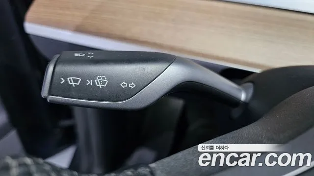 Tesla Model Y — фото 17