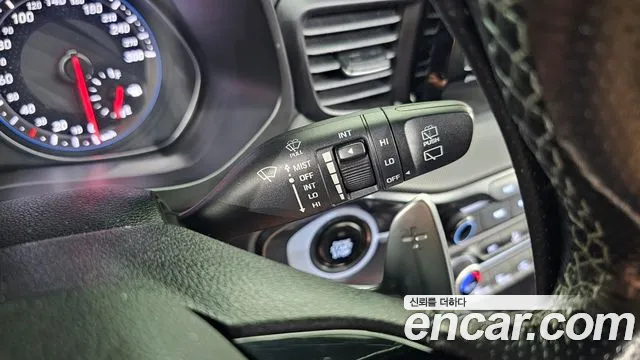 Hyundai Veloster — фото 19