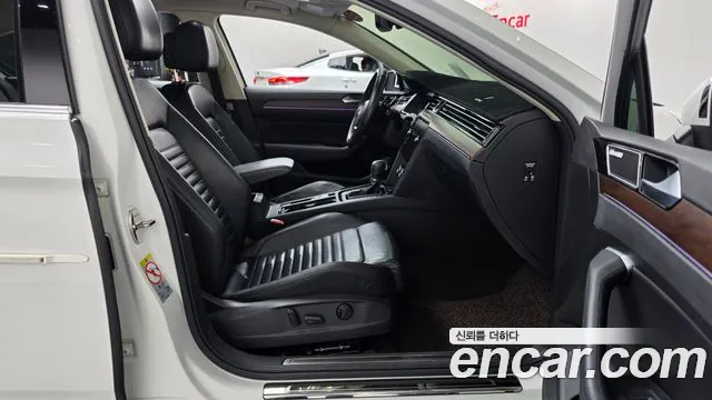 Volkswagen Passat — фото 26
