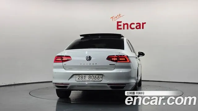 Volkswagen Passat — фото 4