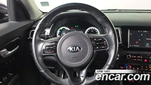 Kia Niro — фото 16