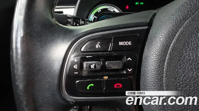 Kia Niro — фото 20