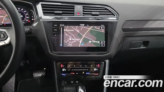 Volkswagen Tiguan — фото 13