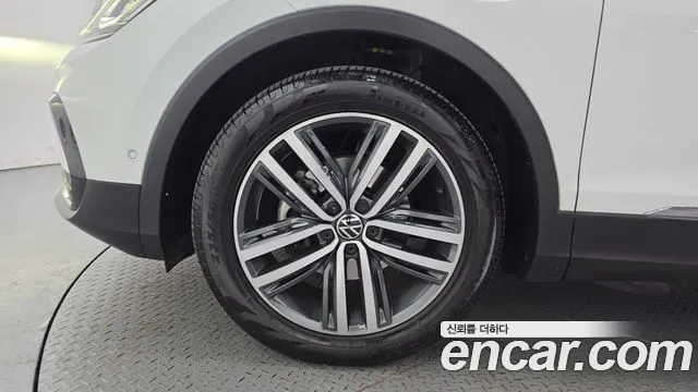 Volkswagen Tiguan — фото 5
