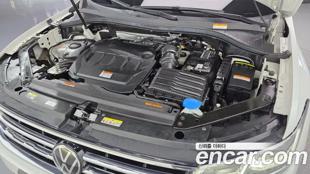 Volkswagen Tiguan — фото 6