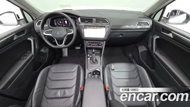 Volkswagen Tiguan — фото 7