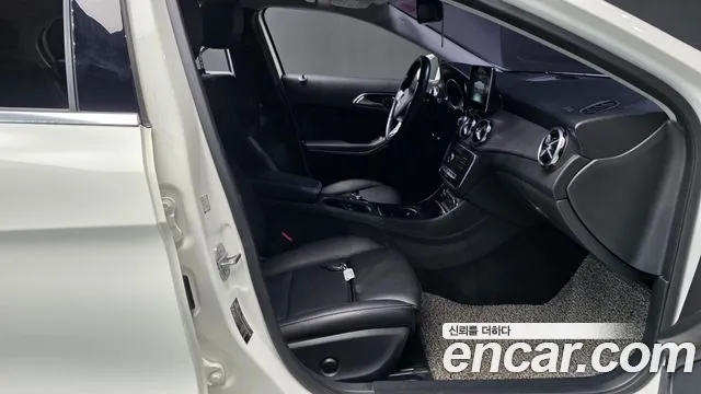 Mercedes-Benz GLA-Class — фото 11