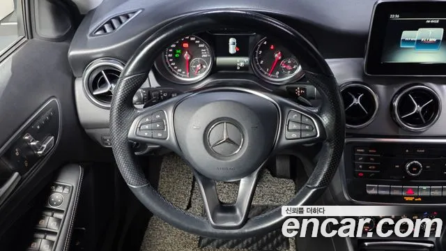 Mercedes-Benz GLA-Class — фото 13