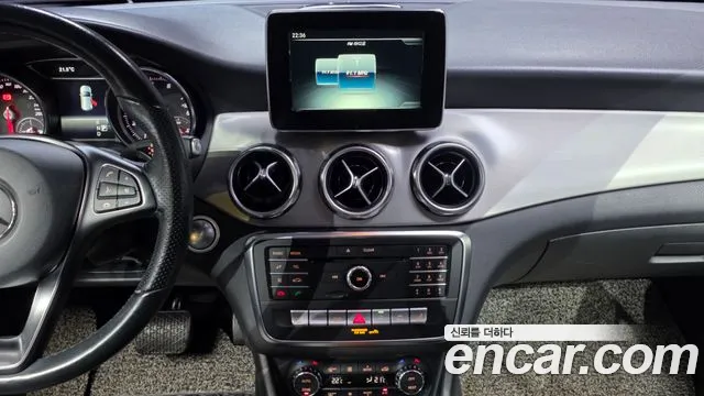 Mercedes-Benz GLA-Class — фото 14