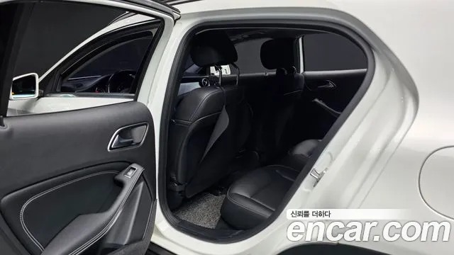 Mercedes-Benz GLA-Class — фото 26