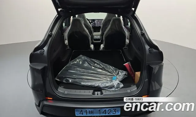 Tesla Model Y — фото 18