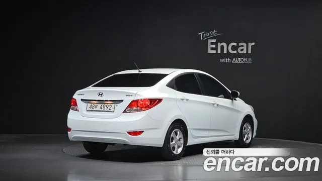 Hyundai Accent — фото 2
