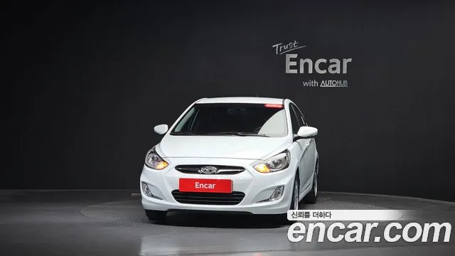 Hyundai Accent — фото 3